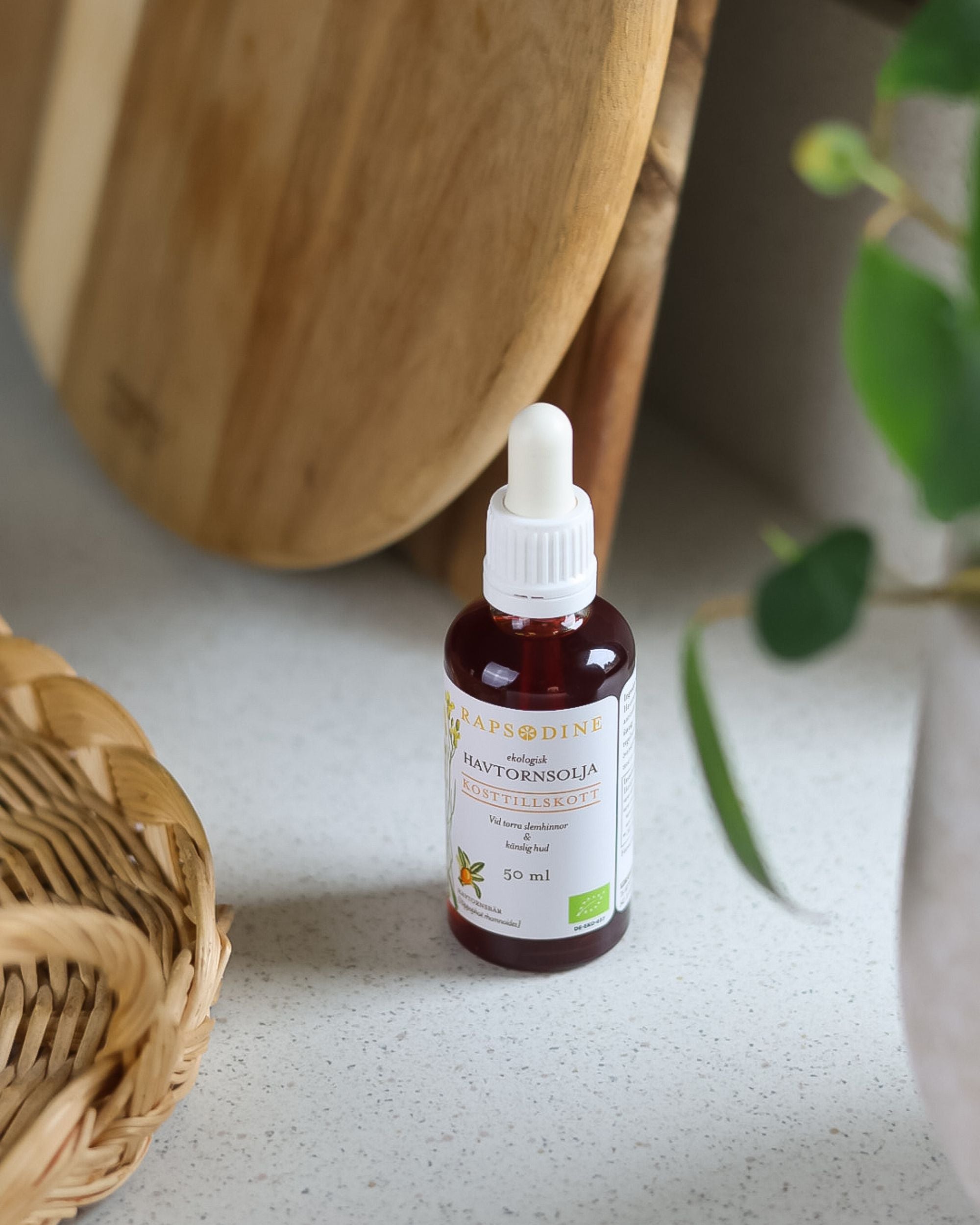 Ekologisk havtornsolja från Rapsodine i glasflaska med pipett, naturligt kosttillskott rikt på vitaminer och antioxidanter