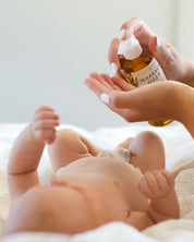 Ekologisk massageolja från Rapsodine med rapsolja, mild och naturlig hudvård för baby och känslig hud